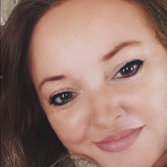 Meet your Posher, Ashley - Picture 1 of 1